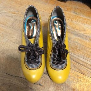 Yellow and brown vintage style women’s shoes